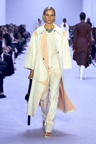 Look 26